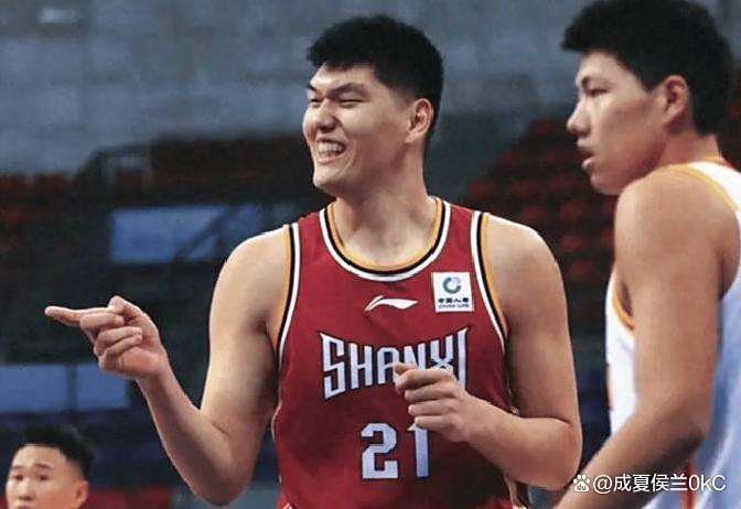 前深圳男篮中锋赵义明加盟湖北男篮，出战NBL联赛