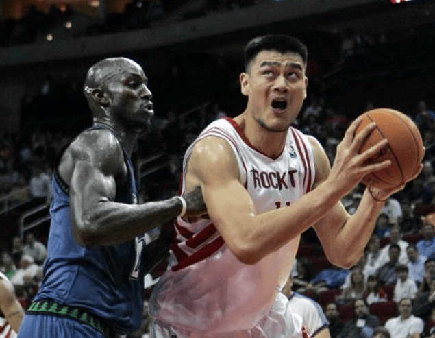 包含姚明NBA生涯35个精彩时刻，隔扣邓肯&背打奥尼尔领衔的词条